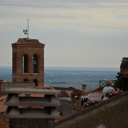 Apartamento La Divina Dimora Il Castello Degli Spiriti Magni Montepescali Habitación foto