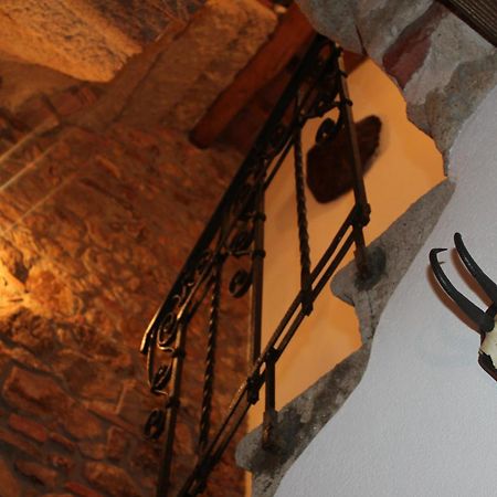 Apartamento La Divina Dimora Il Castello Degli Spiriti Magni Montepescali Habitación foto