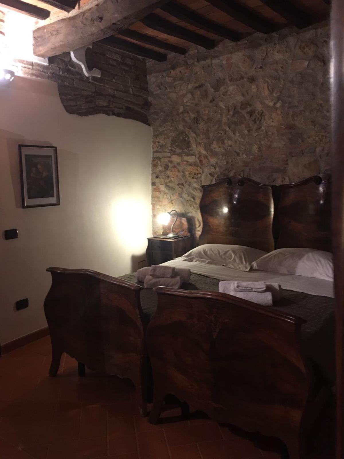 Apartamento La Divina Dimora Il Castello Degli Spiriti Magni Montepescali Exterior foto