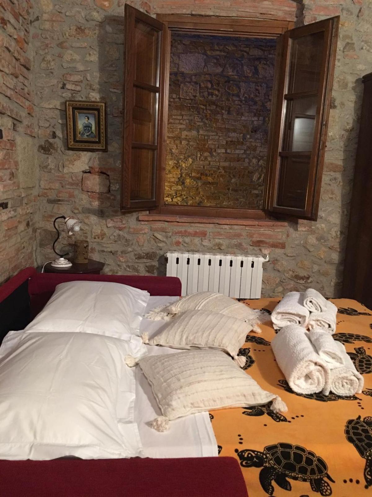 Apartamento La Divina Dimora Il Castello Degli Spiriti Magni Montepescali Exterior foto