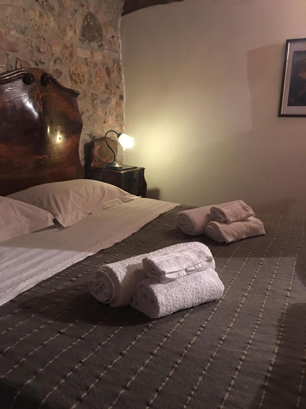 Apartamento La Divina Dimora Il Castello Degli Spiriti Magni Montepescali Exterior foto