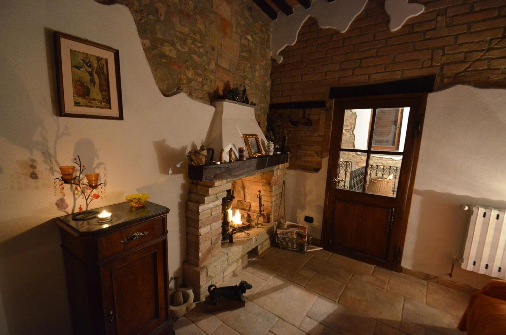 Apartamento La Divina Dimora Il Castello Degli Spiriti Magni Montepescali Habitación foto