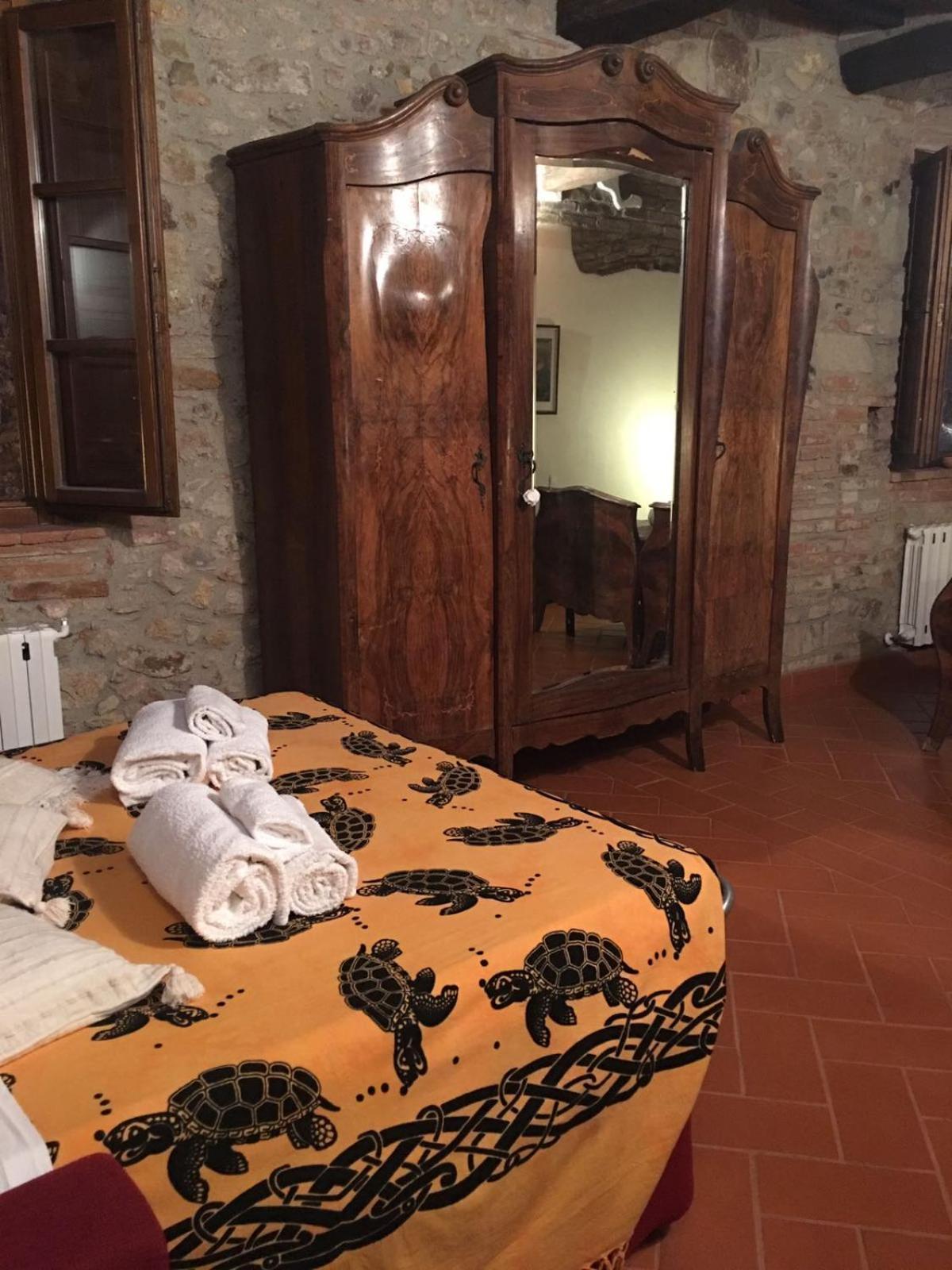 Apartamento La Divina Dimora Il Castello Degli Spiriti Magni Montepescali Exterior foto