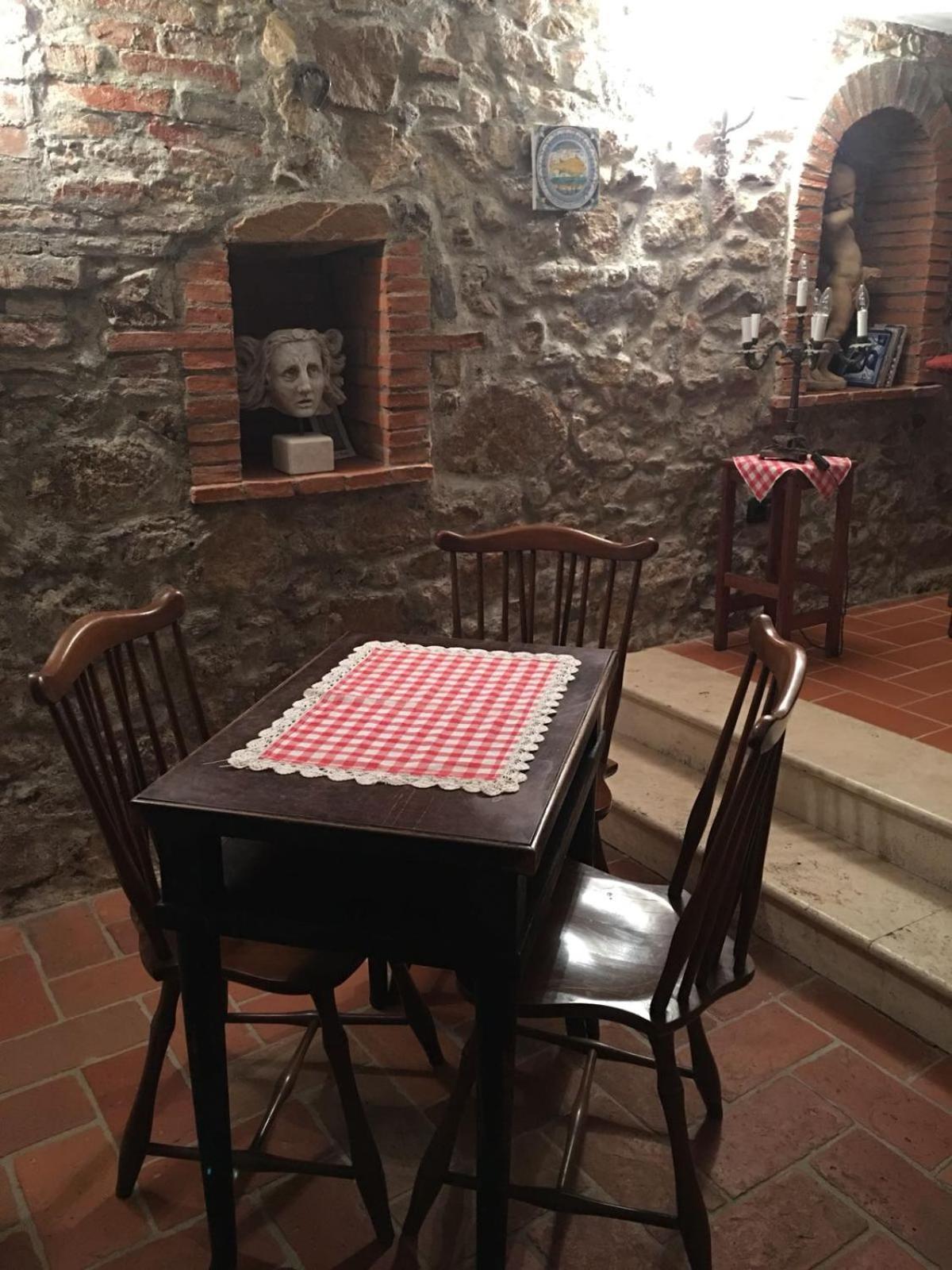 Apartamento La Divina Dimora Il Castello Degli Spiriti Magni Montepescali Exterior foto