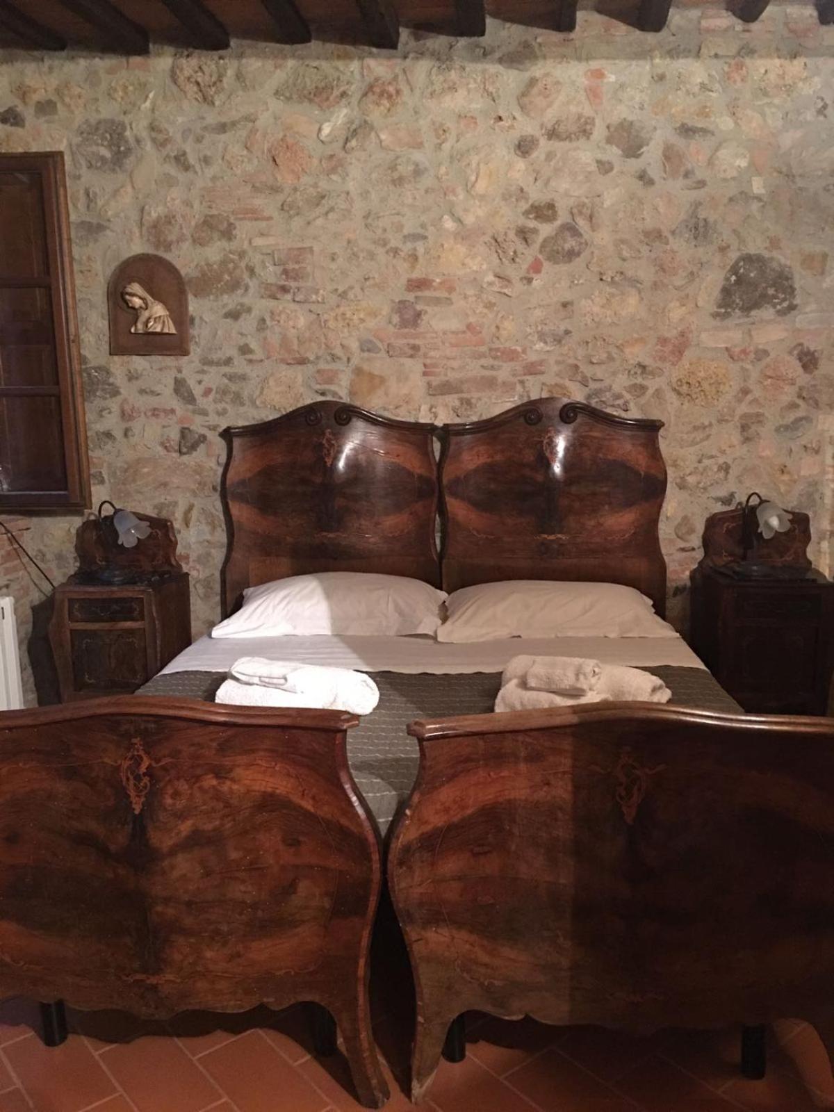 Apartamento La Divina Dimora Il Castello Degli Spiriti Magni Montepescali Exterior foto