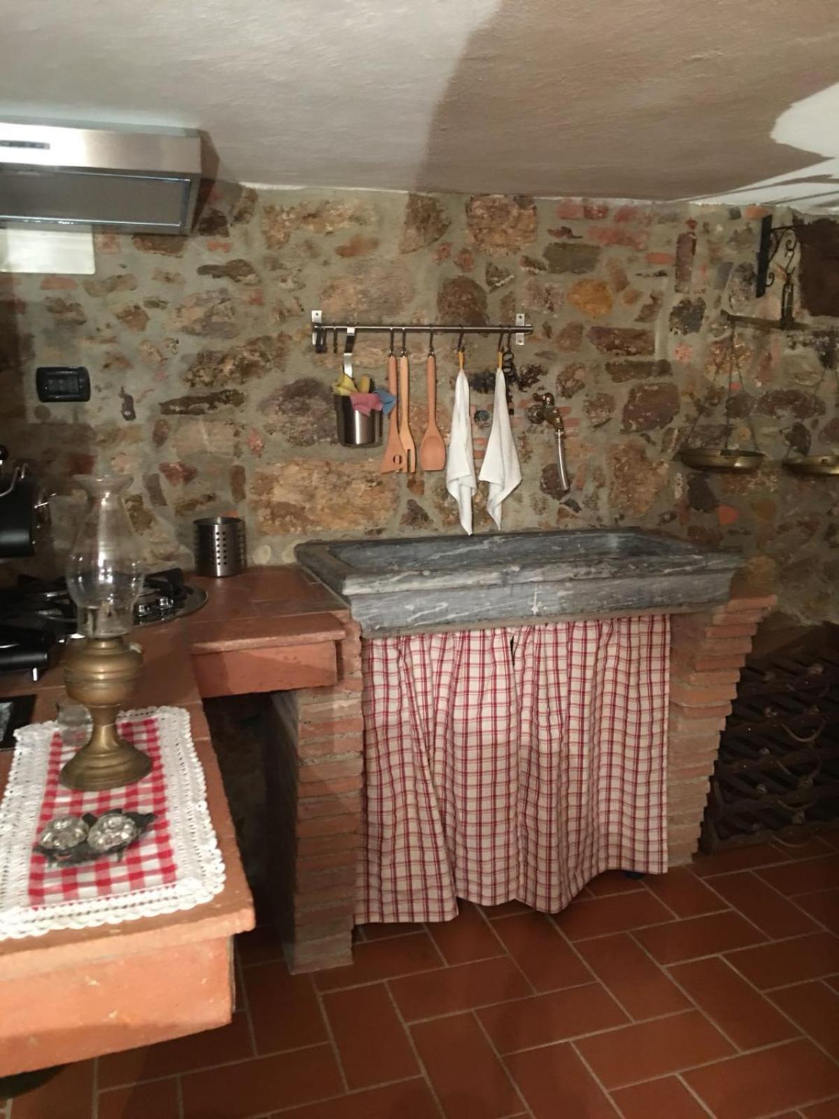 Apartamento La Divina Dimora Il Castello Degli Spiriti Magni Montepescali Exterior foto