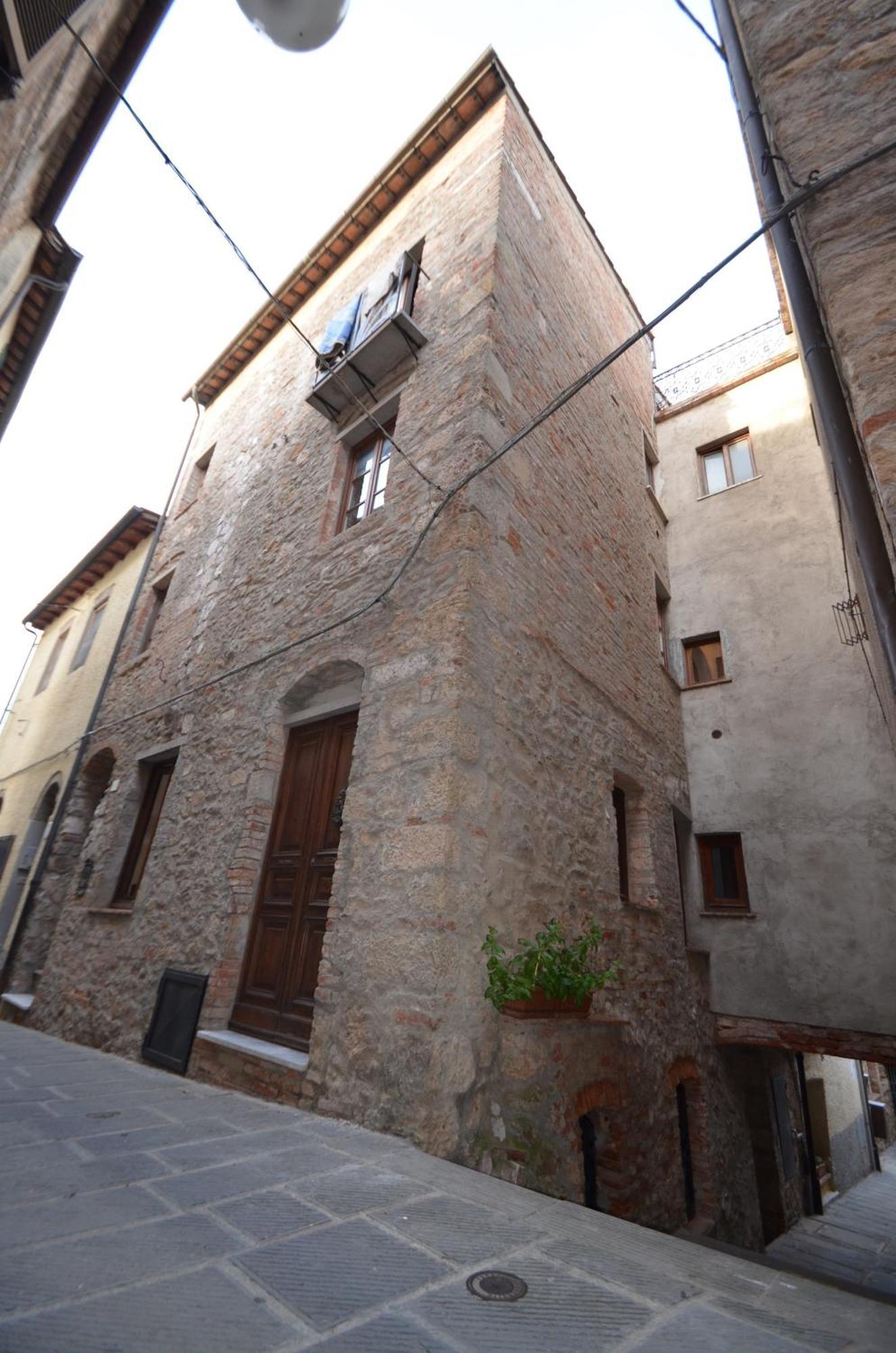 Apartamento La Divina Dimora Il Castello Degli Spiriti Magni Montepescali Habitación foto