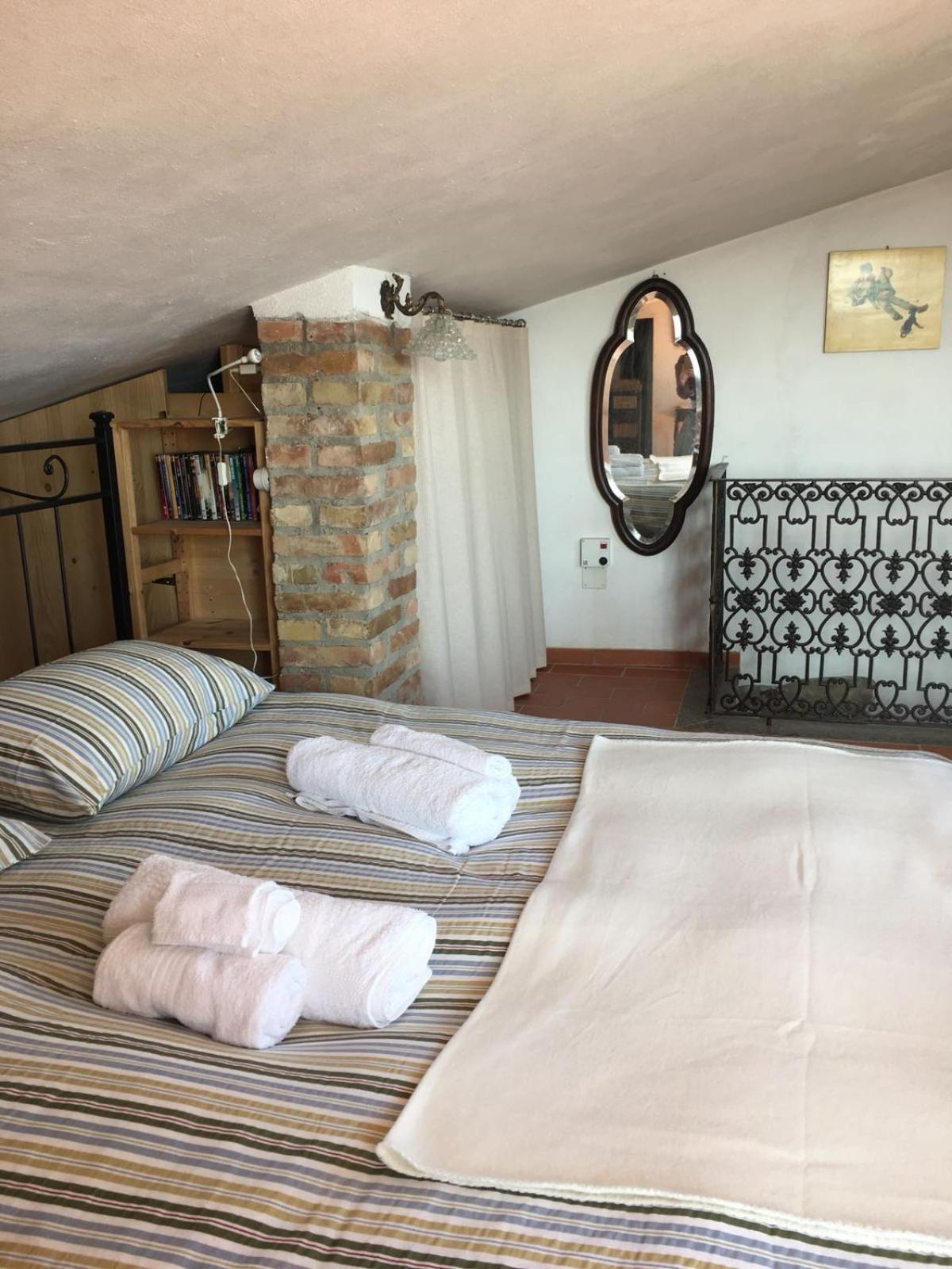 Apartamento La Divina Dimora Il Castello Degli Spiriti Magni Montepescali Exterior foto