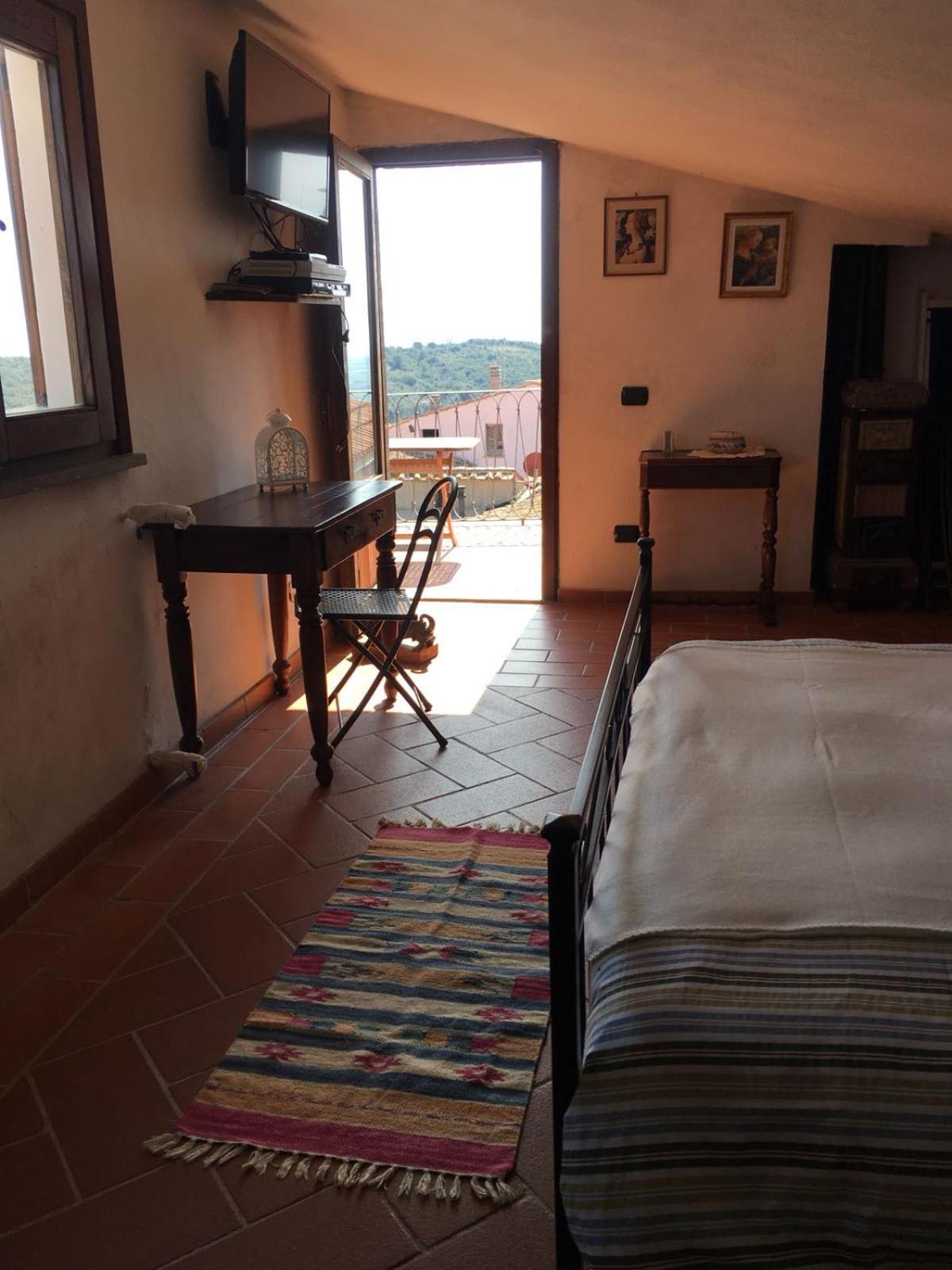 Apartamento La Divina Dimora Il Castello Degli Spiriti Magni Montepescali Exterior foto